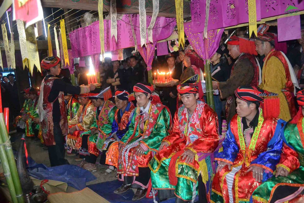 Things not to do in Sapa tribal villages|Forbidden things in Sapa Vietnam hatvacation sapa trekking tour Dao people workship ceremony 1200x800 - Things not to do in Sapa tribal villages|Forbidden things in Sapa Vietnam