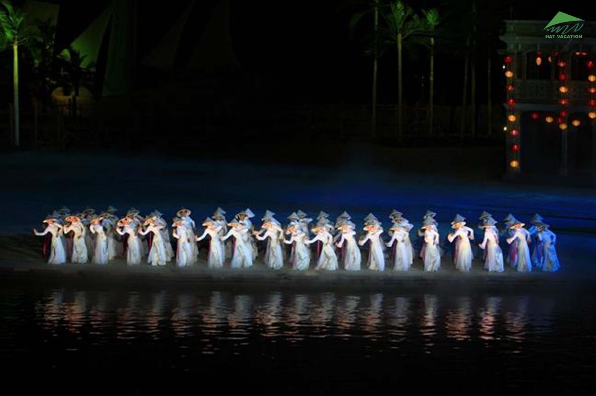 Hoi An Memories-"Most beautiful in the world"-Reuters hatvacation.com hoian memories show chapter 5 the ao dai 1203x800 - Hoi An Memories-"Most beautiful in the world"-Reuters