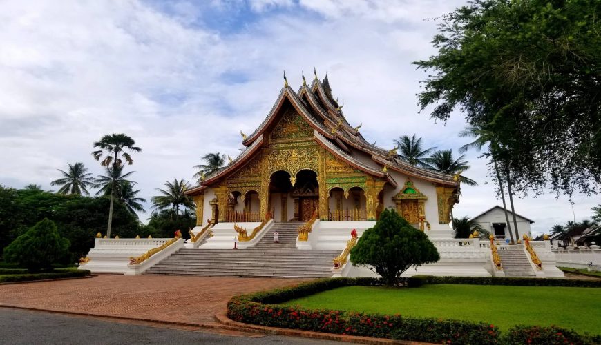 hat-vacation-dot-com-laos-package-tour-luangprabang-royal-palace